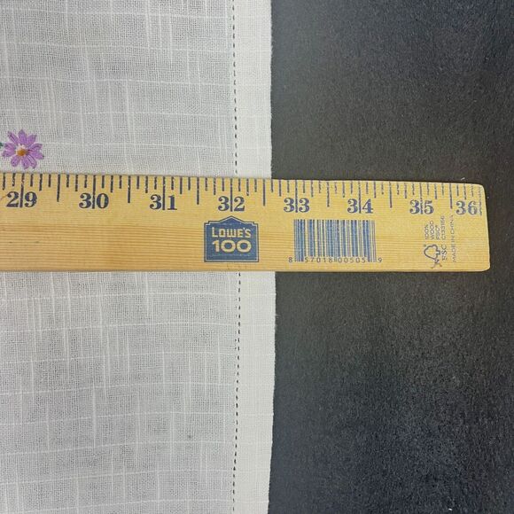 VTG White Linen Kitchen Tablecloth Hand Embroidered Red Roses Square 32.5 x 34.5 - Picture 8 of 12